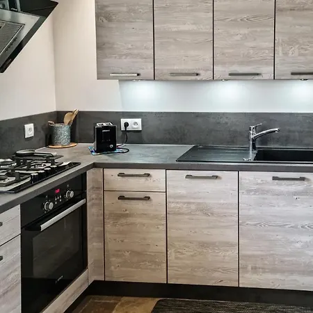 2 Bedroom Lovely In *
