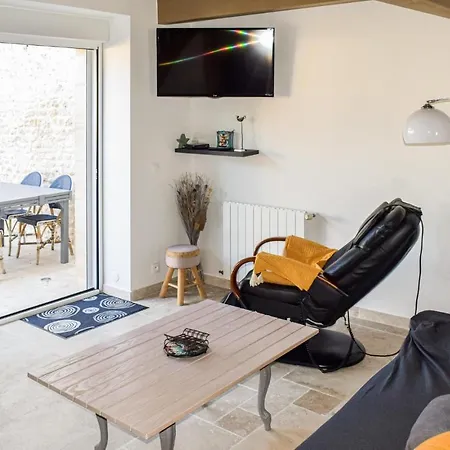 بيت للعطل 2 Bedroom Lovely In Saint-Just-Luzac