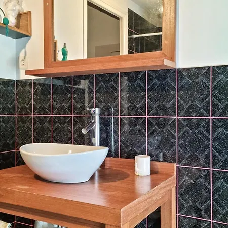 بيت للعطل 2 Bedroom Lovely In Saint-Just-Luzac
