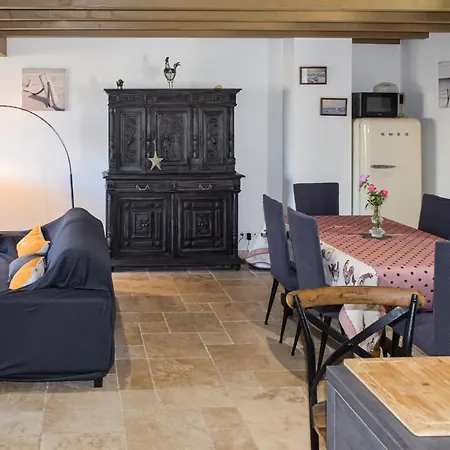 2 Bedroom Lovely In *