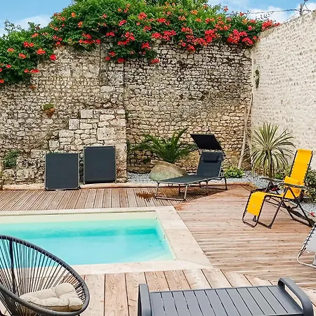 2 Bedroom Lovely In * Saint-Just-Luzac