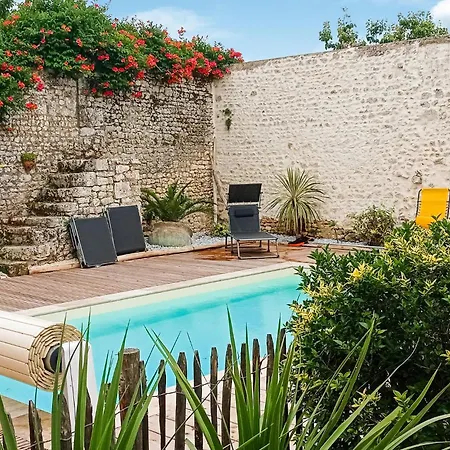 2 Bedroom Lovely In *